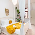 Апартаменты Cozy Gateway *