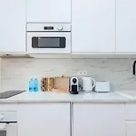 Cozy Gateway Апартаменты Прага