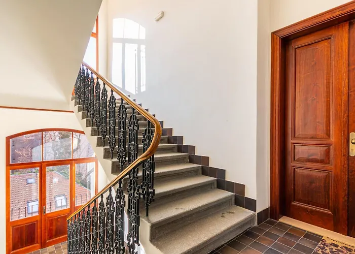 Cozy Gateway Praga
